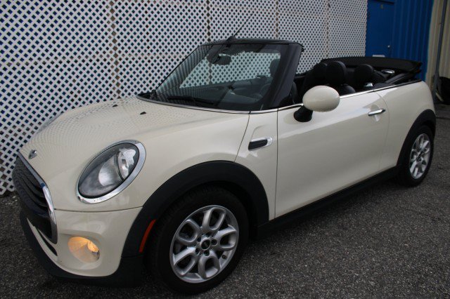 Used 2018 MINI Cooper Convertible FWD image 3