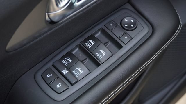 New 2026 Chrysler Pacifica Select FWD image 21