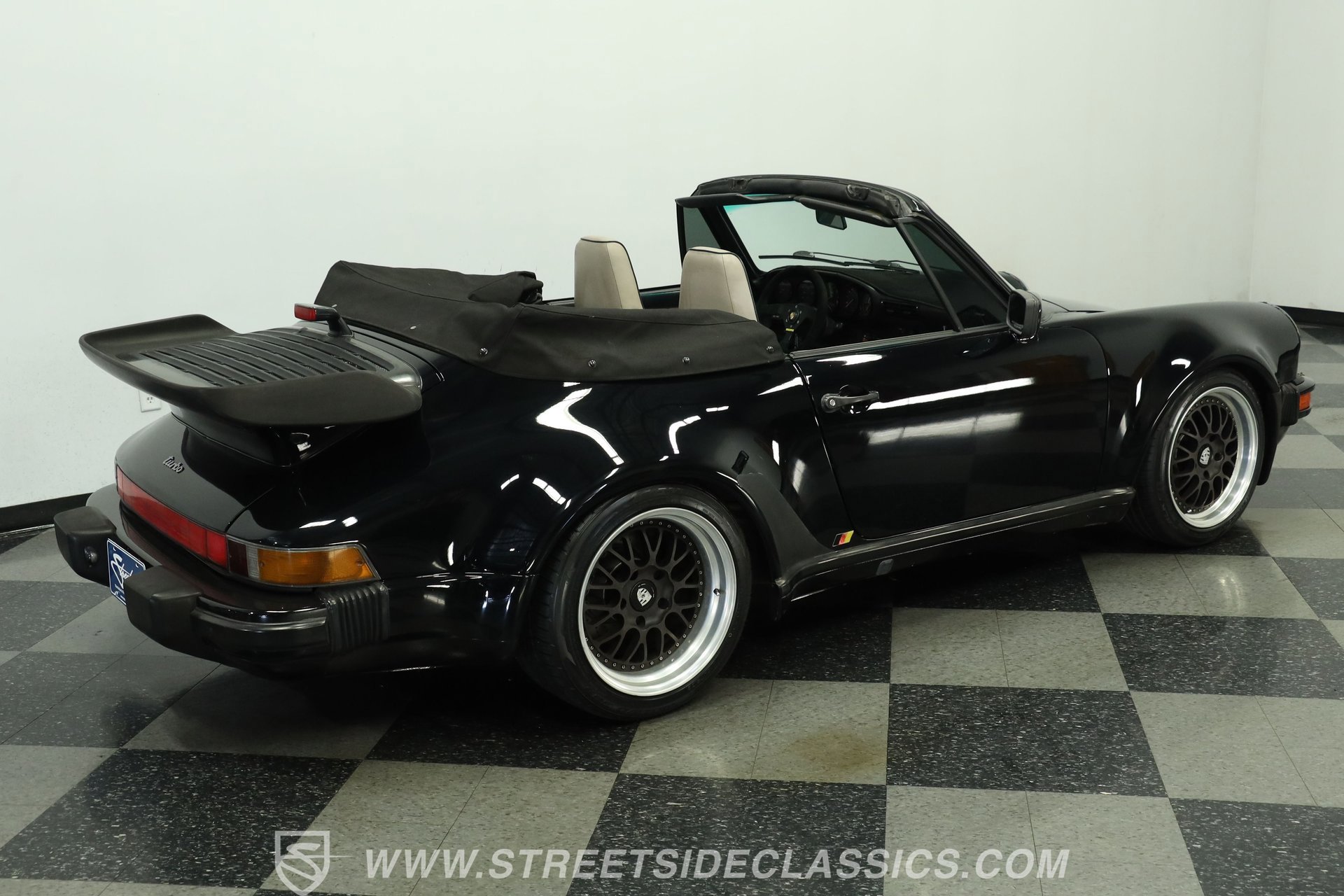 Used 1988 Porsche 911 Carrera RWD image 11