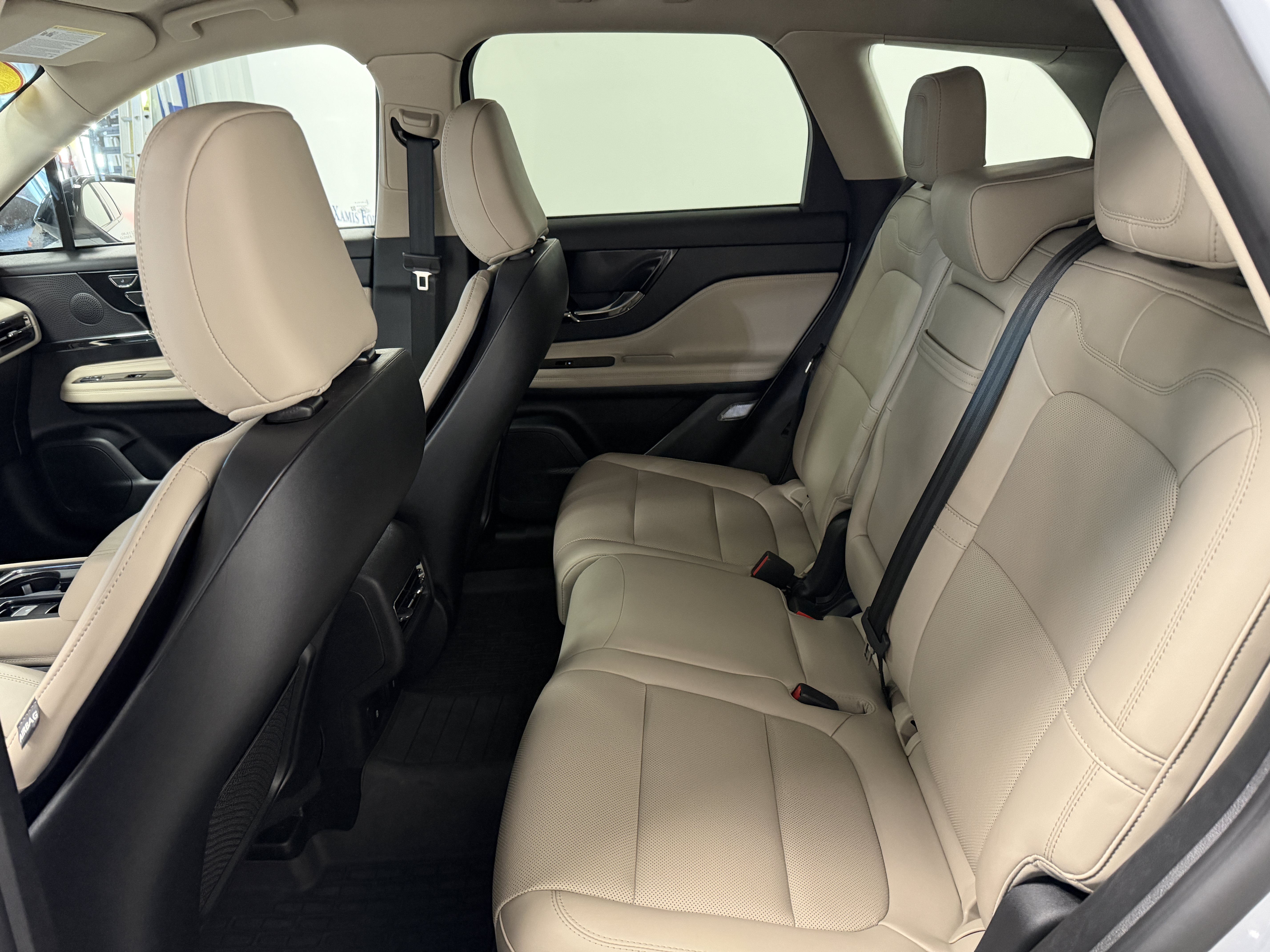 Used 2025 Lincoln Corsair AWD w/ Equipment Group 101A image 20