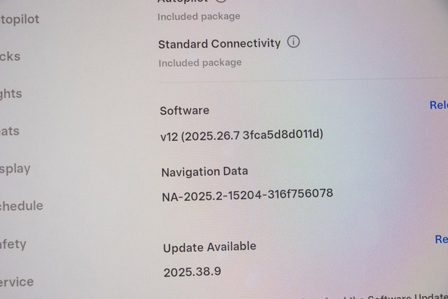 Used 2022 Tesla Model 3 Standard Range image 35