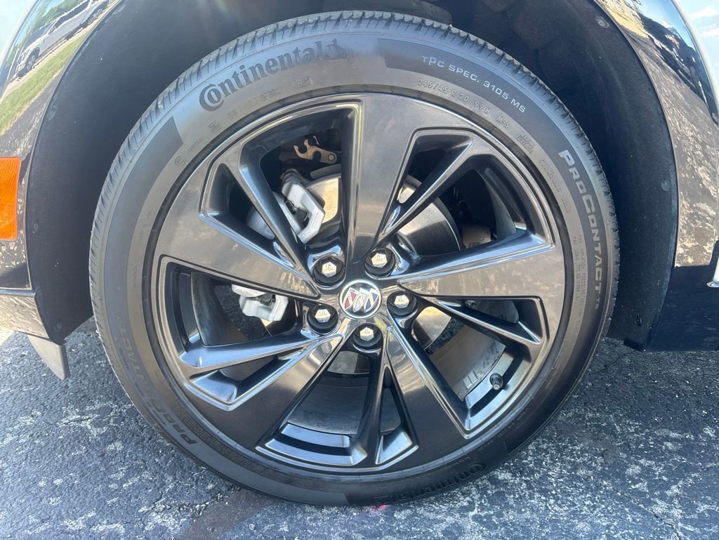 Used 2023 Buick Envision Preferred w/ Sport Touring Package AWD/4WD image 2