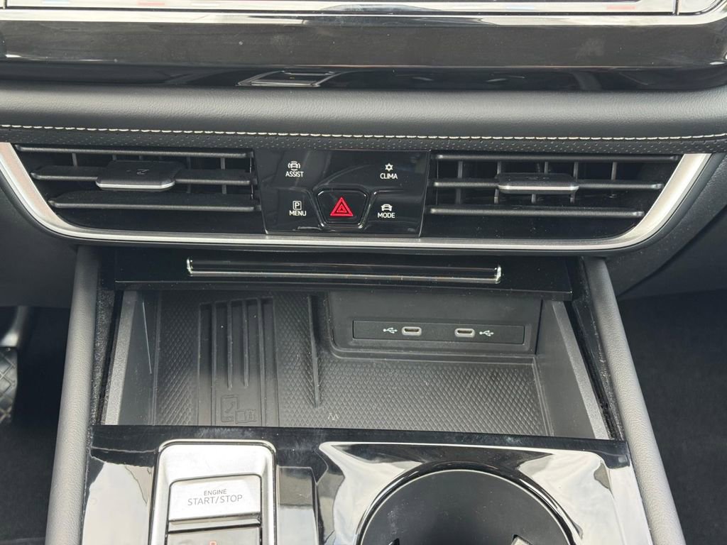 Used 2025 Volkswagen Atlas SE image 16