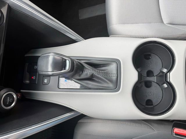 Used 2023 Toyota Venza LE image 26