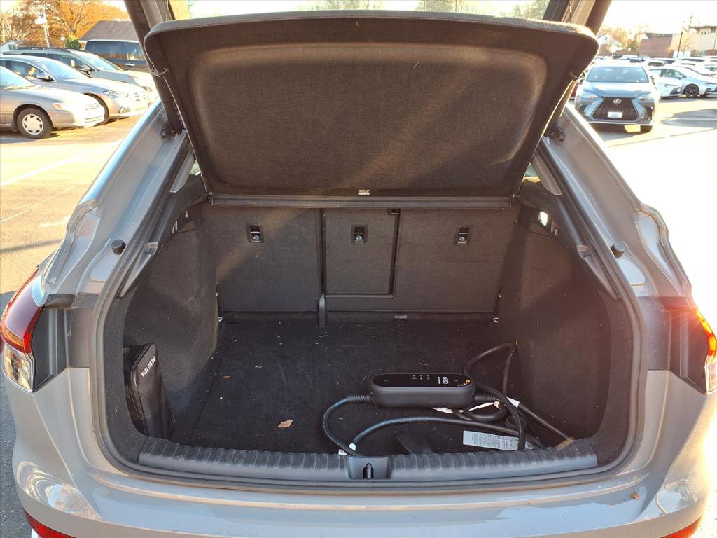 Used 2023 Audi Q4 e-tron Premium image 23