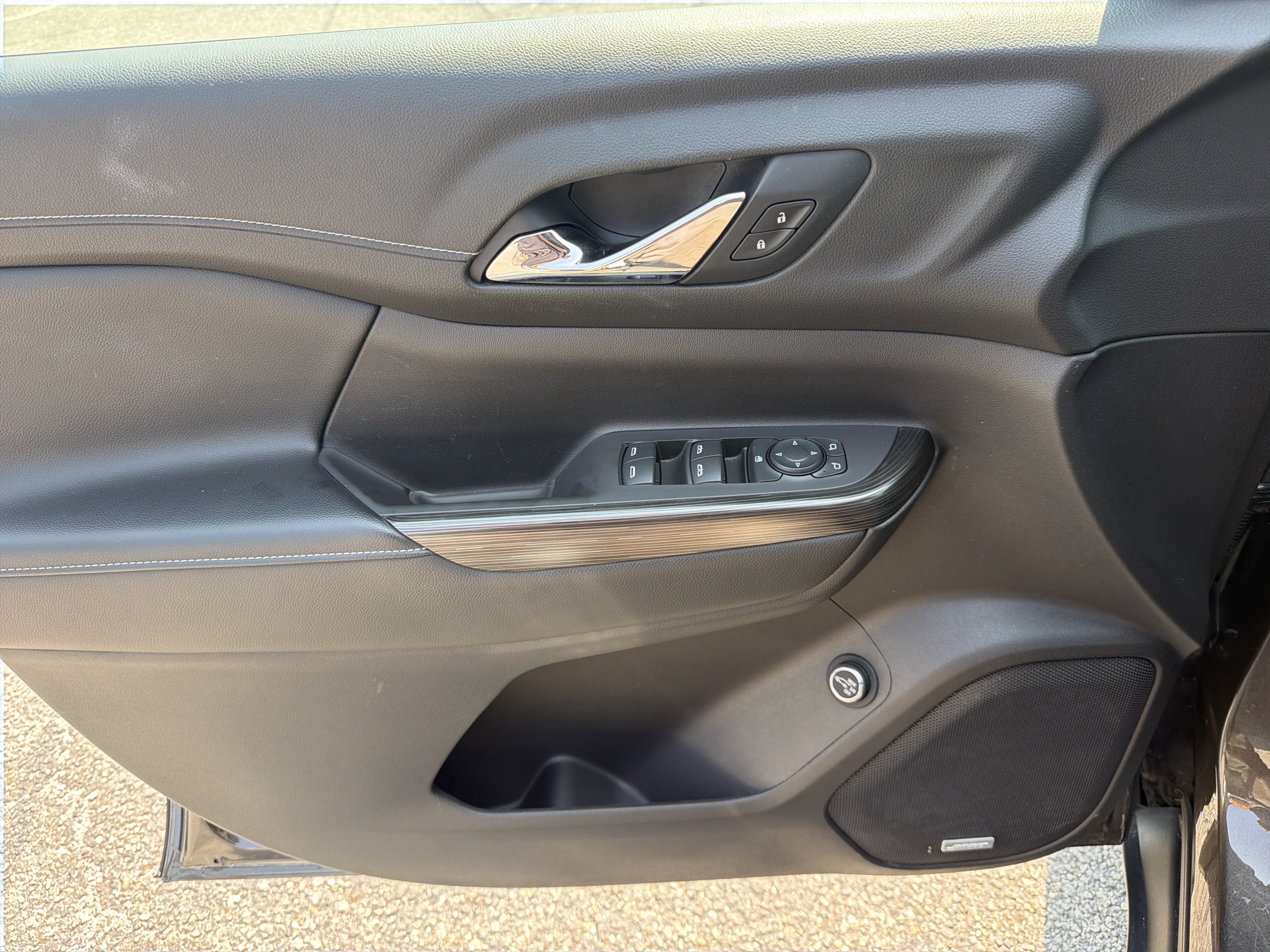 Certified 2020 GMC Acadia SLT w/ LPO, Floor Liner Package FWD image 11