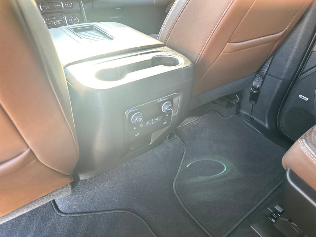 Used 2021 Chevrolet Tahoe High Country w/ Premium Package RWD image 30