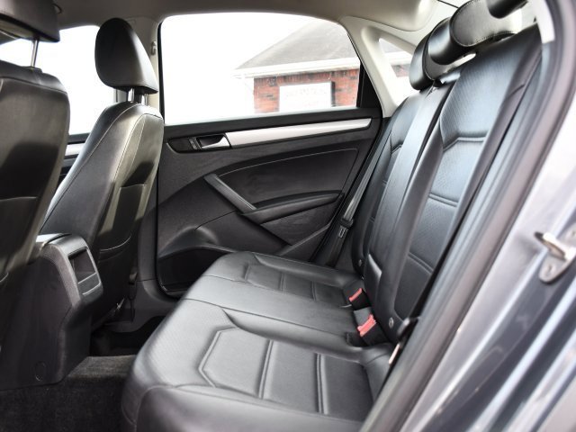 Used 2015 Volkswagen Passat 1.8T Limited Edition image 14