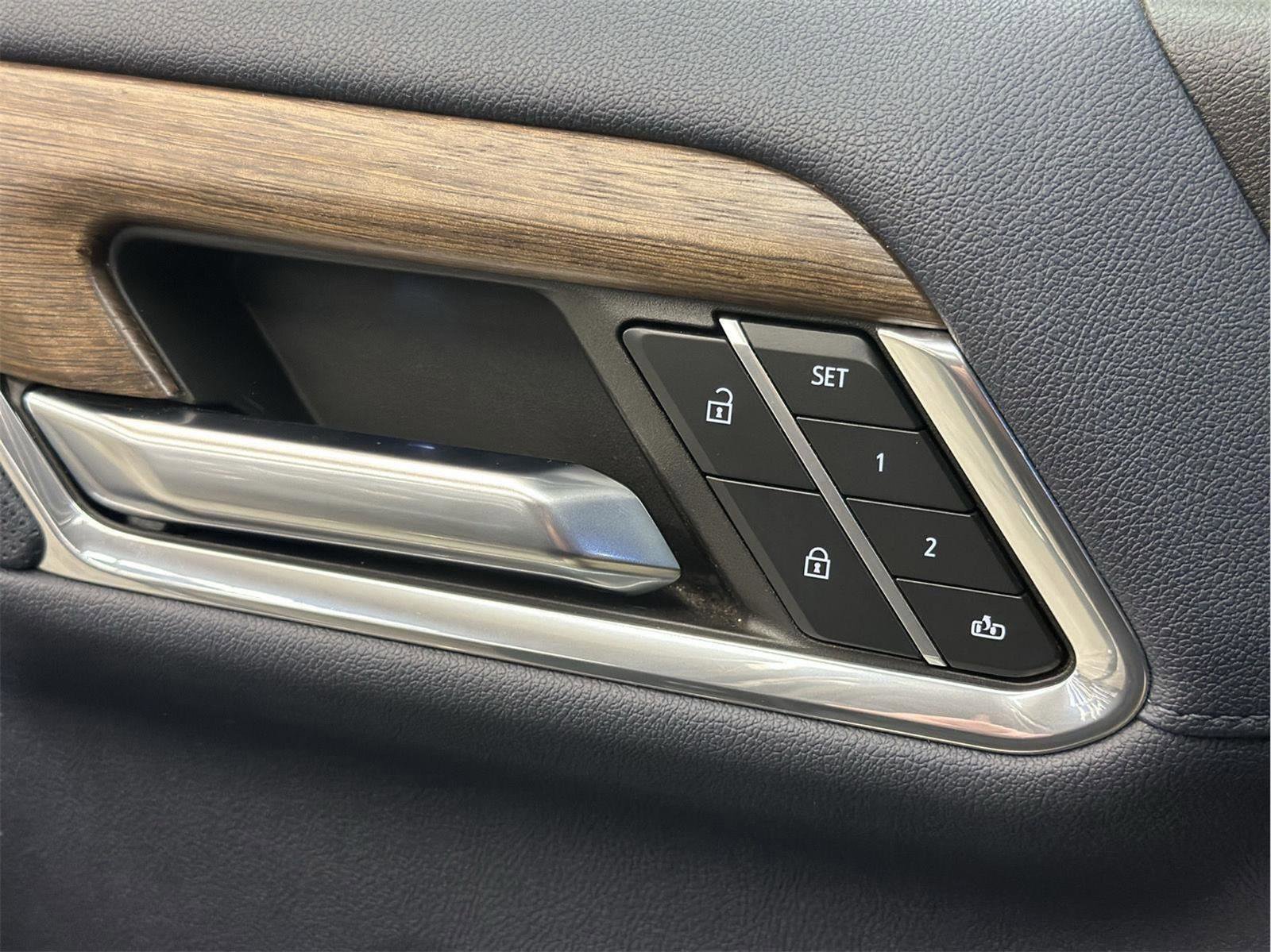 Certified 2024 Chevrolet Silverado 2500 High Country w/ Technology Package image 46