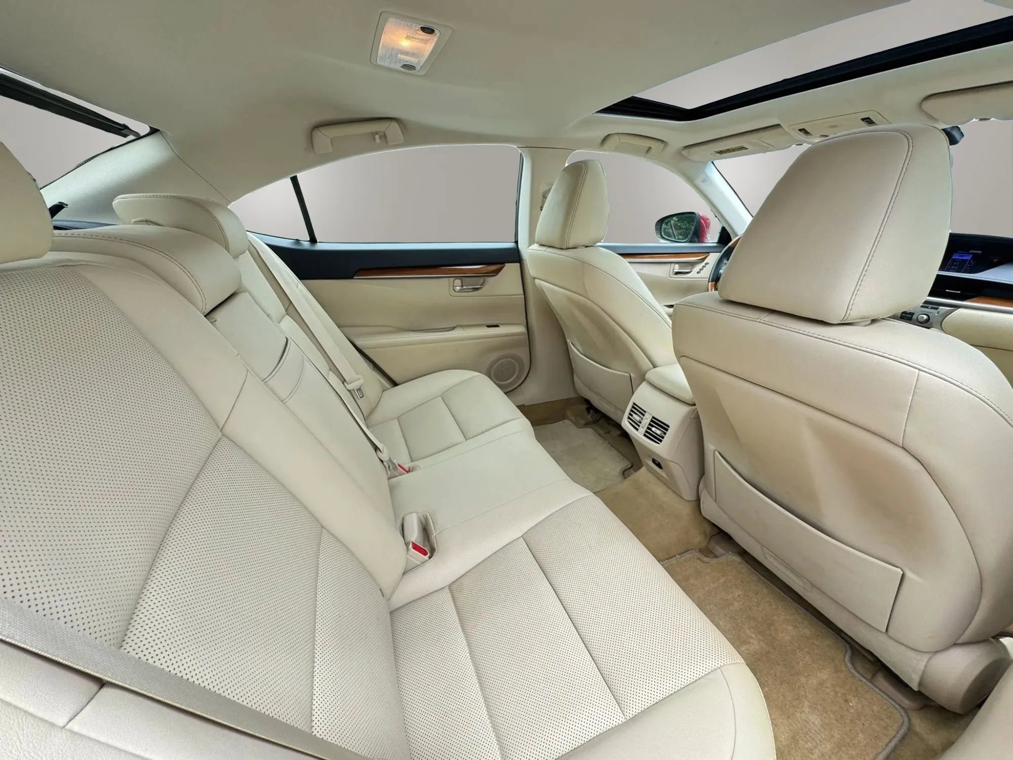 Used 2014 Lexus ES 300h w/ Premium Package w/Bamboo Trim FWD image 14