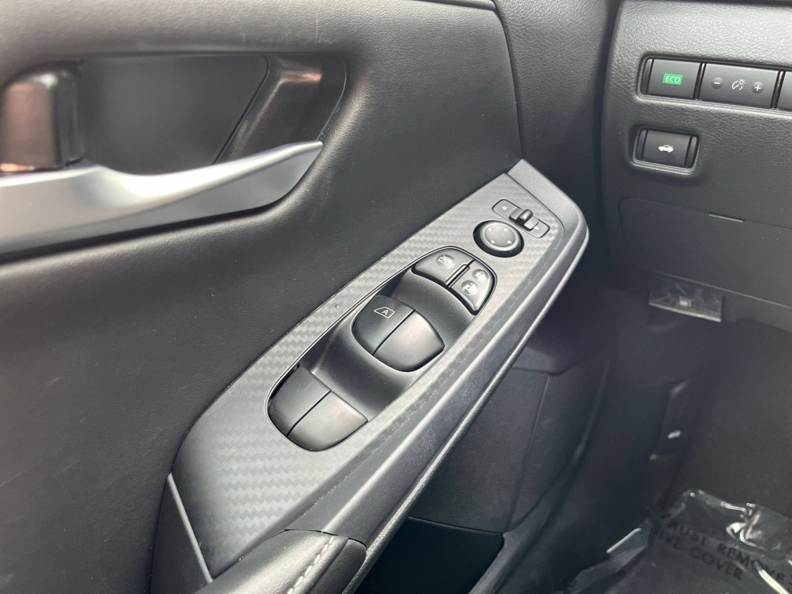 Used 2025 Nissan Sentra SV FWD image 18
