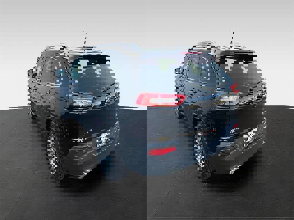 Used 2018 Jeep Cherokee Limited w/ Technology Group image 4