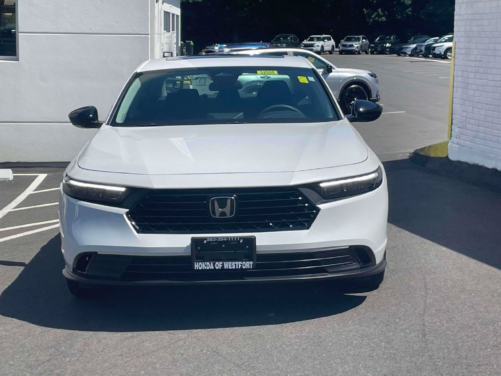 Certified 2025 Honda Accord SE image 2