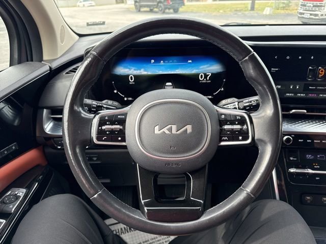 Used 2022 Kia Carnival SX Prestige image 11