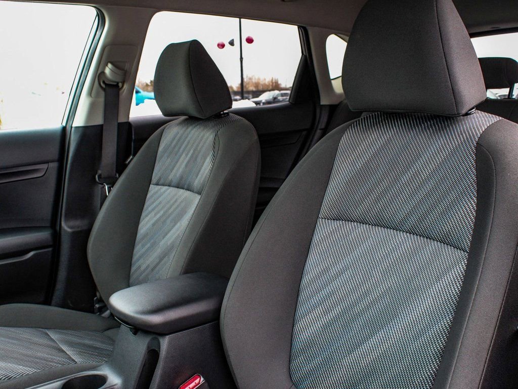 Used 2025 Kia Seltos LX AWD/4WD image 31