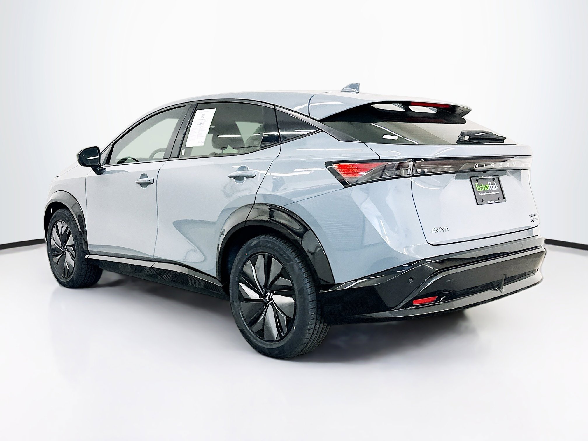 Used 2023 Nissan Ariya AWD image 5