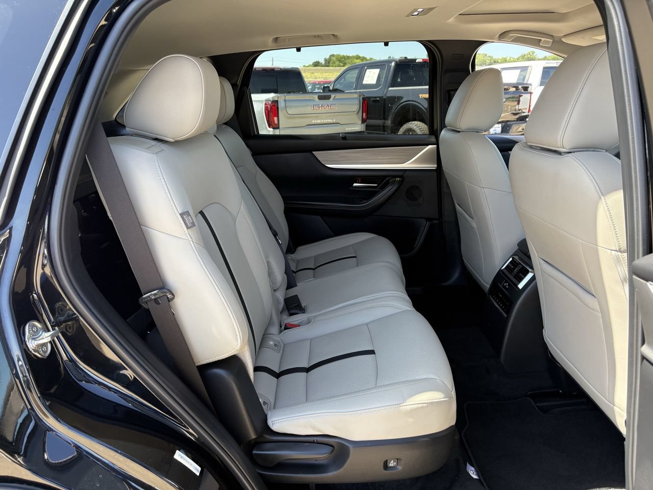 Used 2024 MAZDA CX-90 3.3 Turbo w/ Preferred Package AWD/4WD image 29