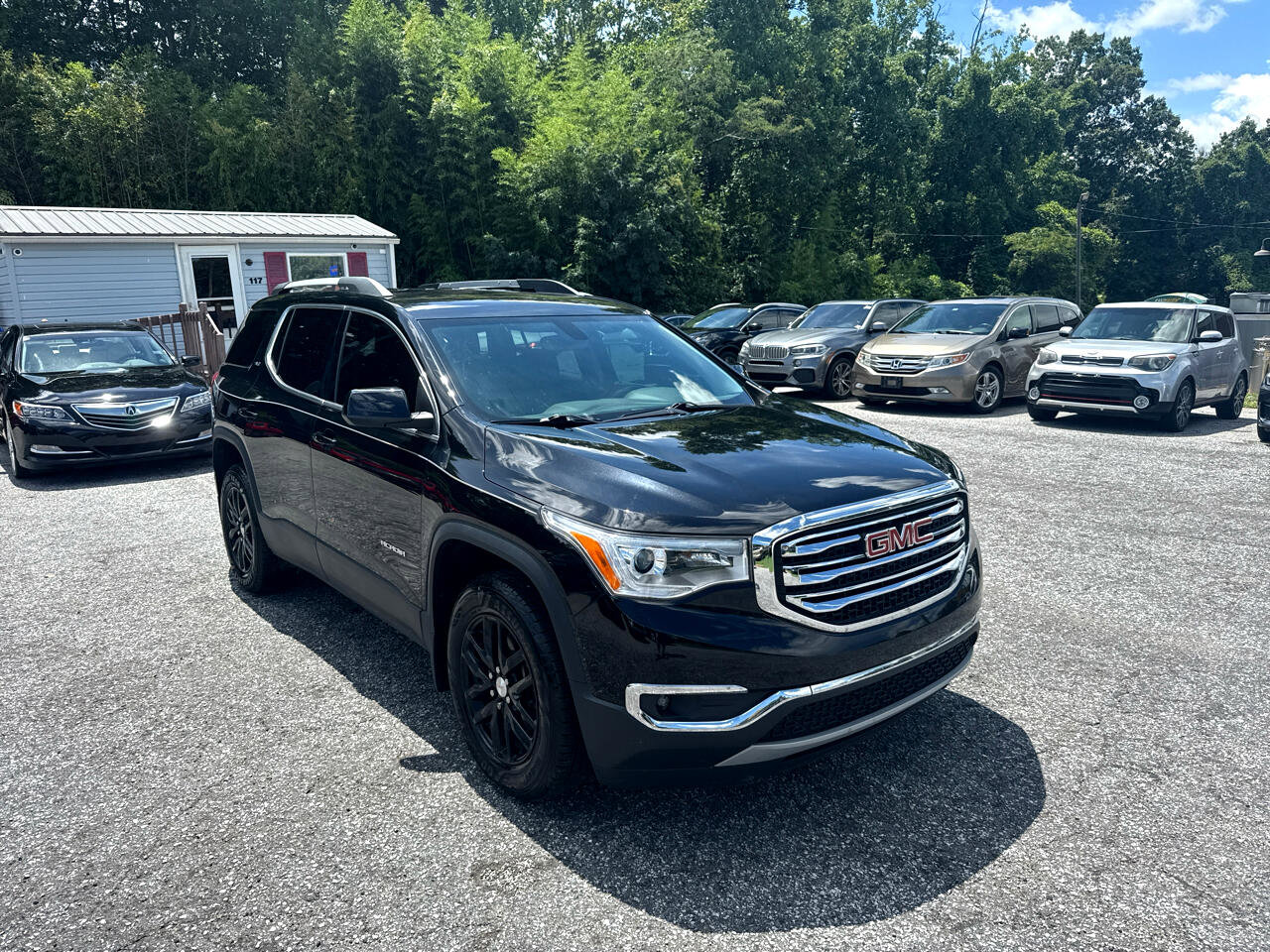 Used 2019 GMC Acadia SLT FWD image 3