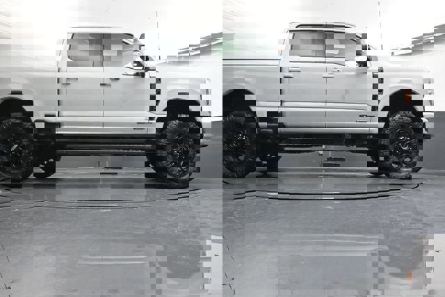 New 2026 Ford F250 Lariat w/ Black Appearance Package image 36