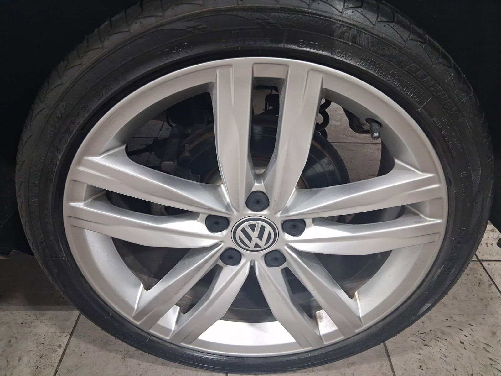 Used 2015 Volkswagen Golf 4-Door image 9