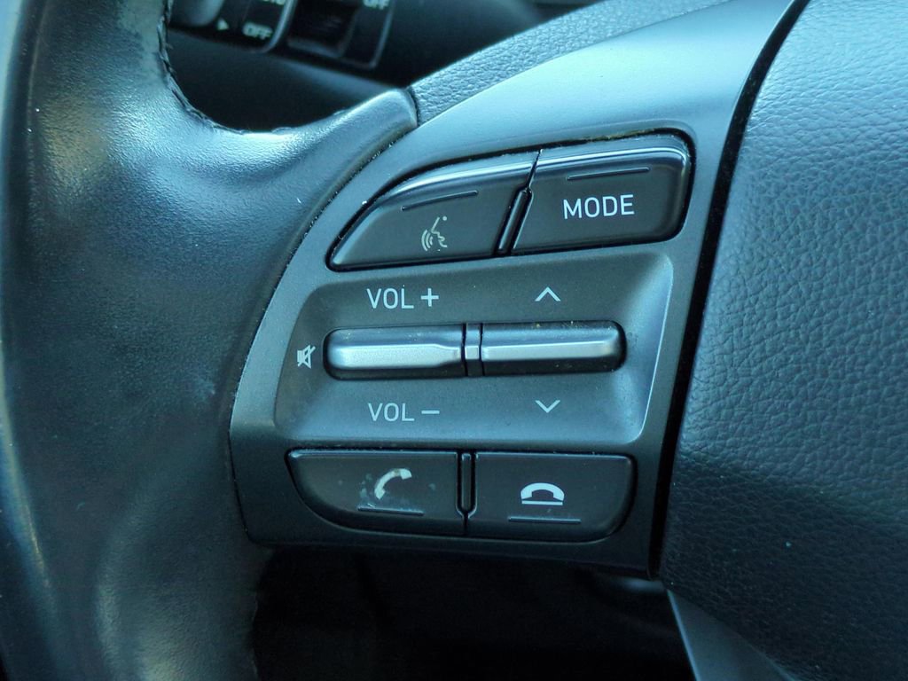 Used 2020 Hyundai Kona Limited image 31