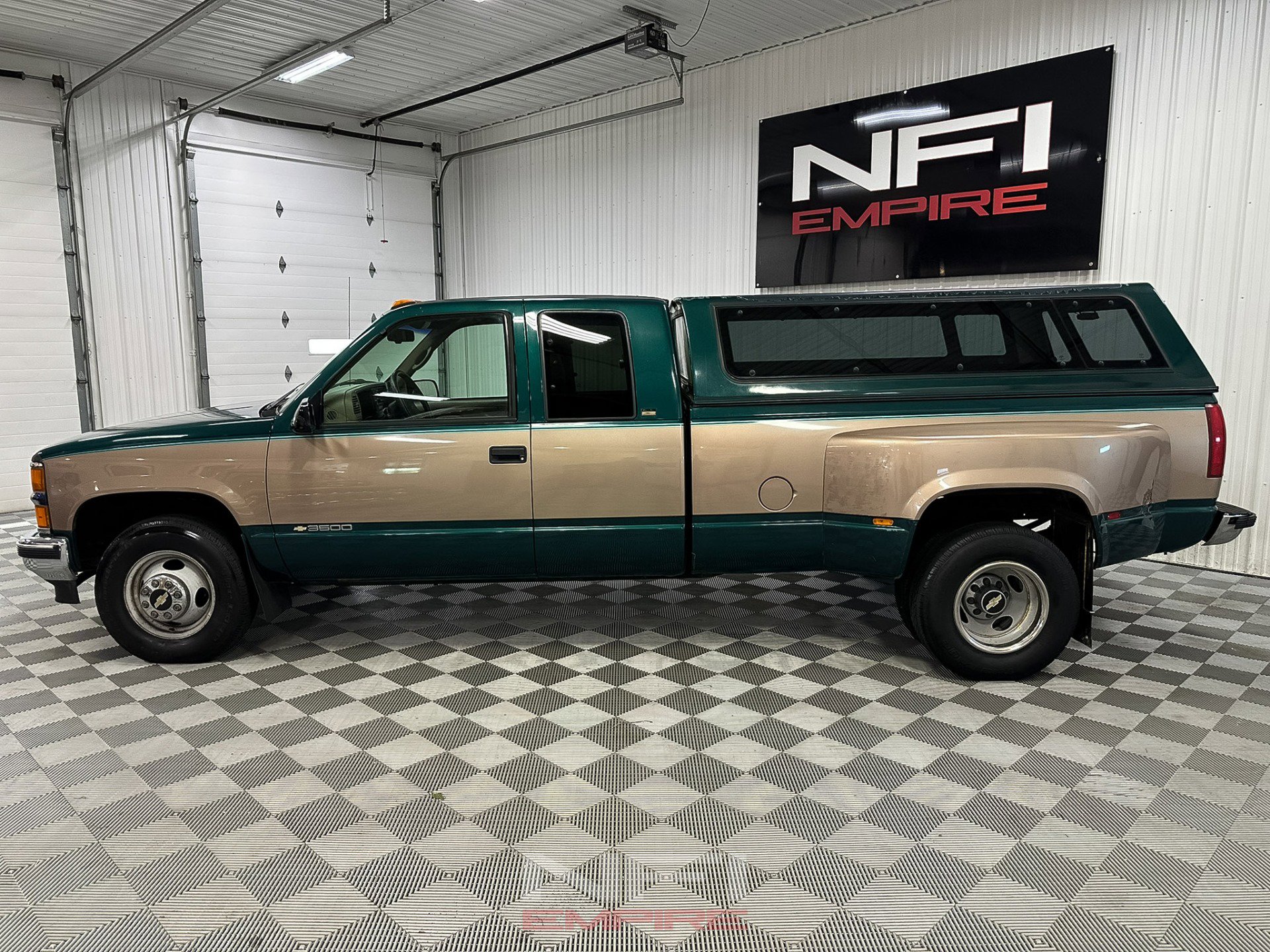 Used 1996 Chevrolet Silverado 3500 2WD Extended Cab image 2