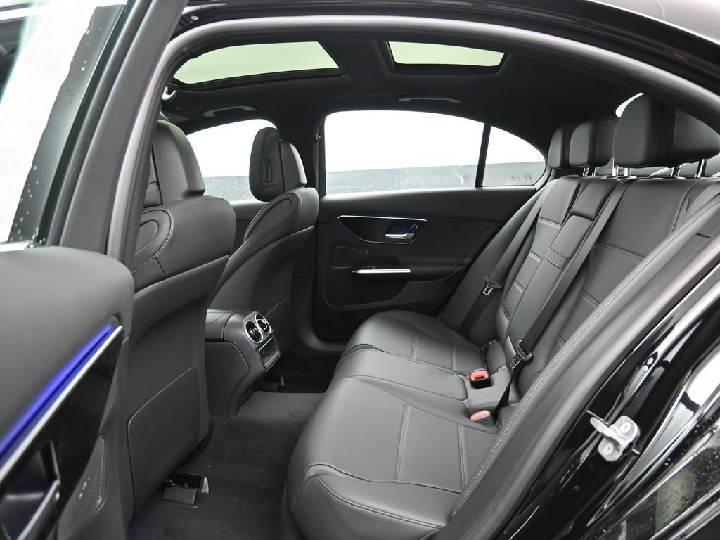 Used 2025 Mercedes-Benz C 300 4MATIC Sedan image 21