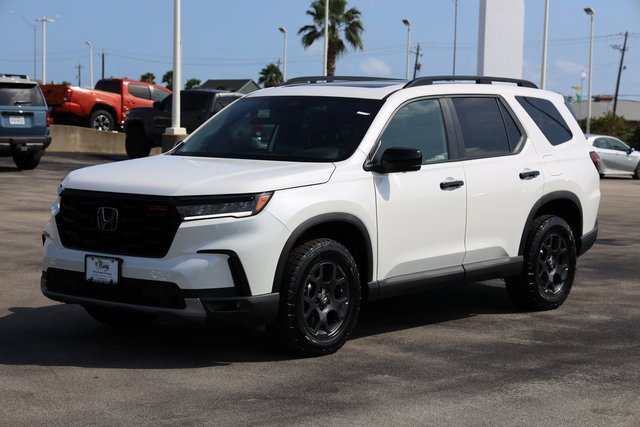 New 2025 Honda Pilot TrailSport image 3