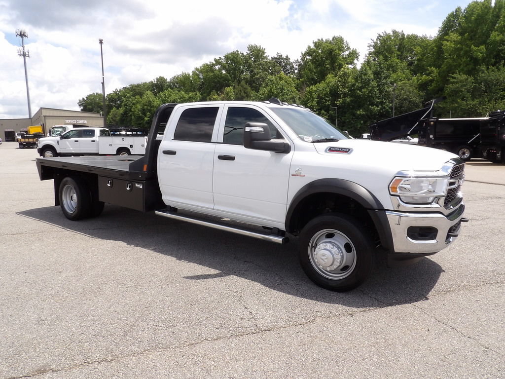 Used 2024 RAM 5500 Tradesman w/ Chrome Appearance Group AWD/4WD image 10