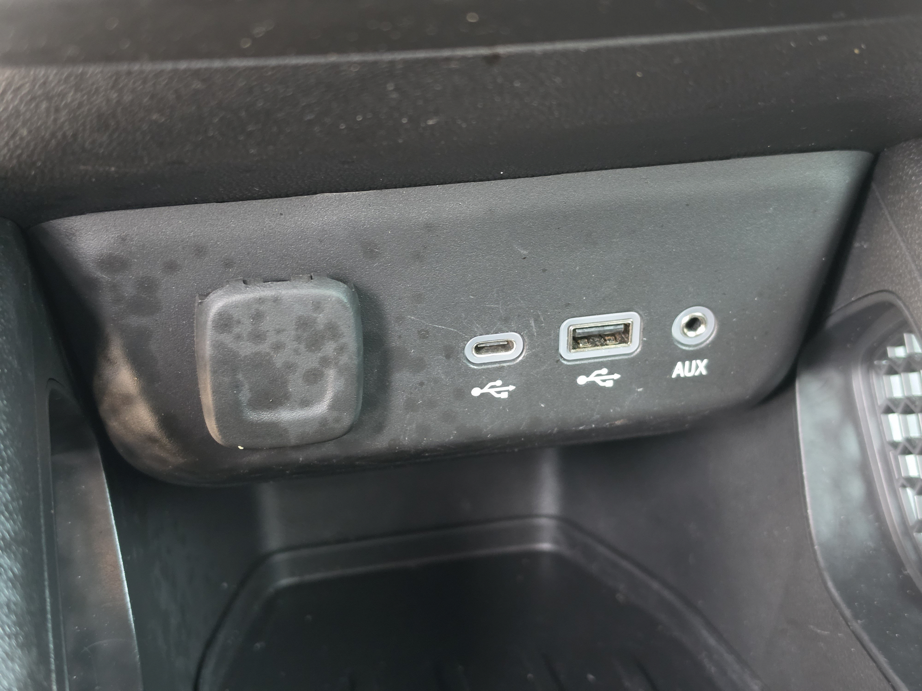 Used 2023 Chevrolet TrailBlazer RS w/ Convenience Package FWD image 28