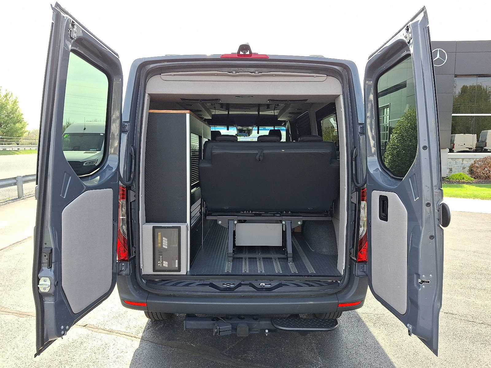 Used 2024 Mercedes-Benz Sprinter 2500 image 10