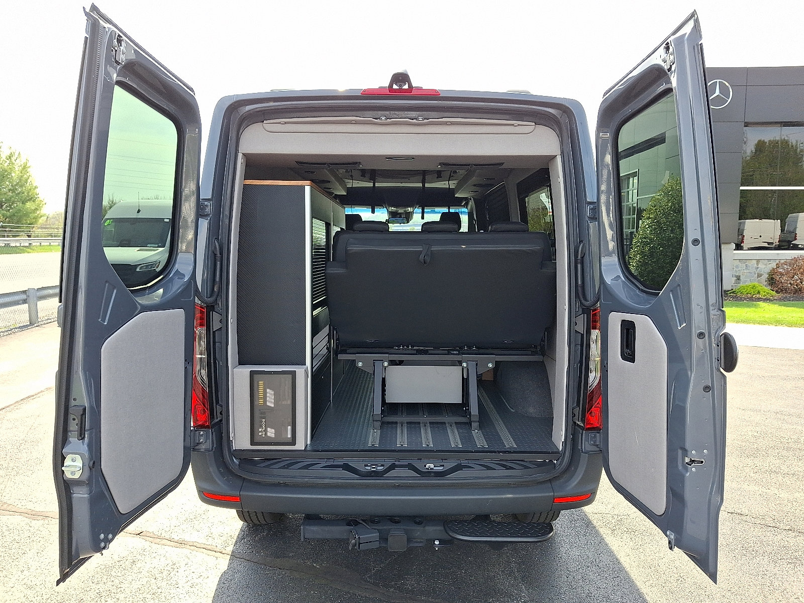 Used 2024 Mercedes-Benz Sprinter 2500 image 10