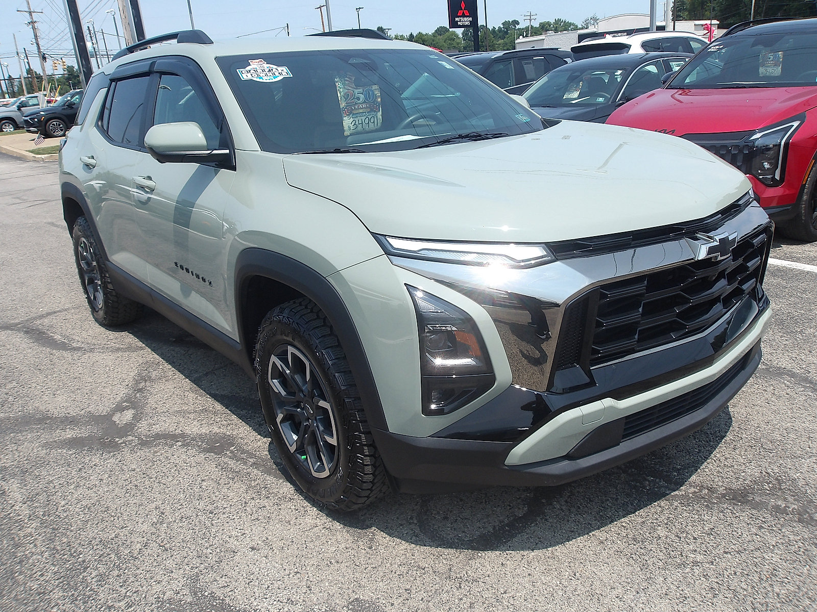 Used 2026 Chevrolet Equinox ACTIV w/ Convenience Package III AWD/4WD image 1