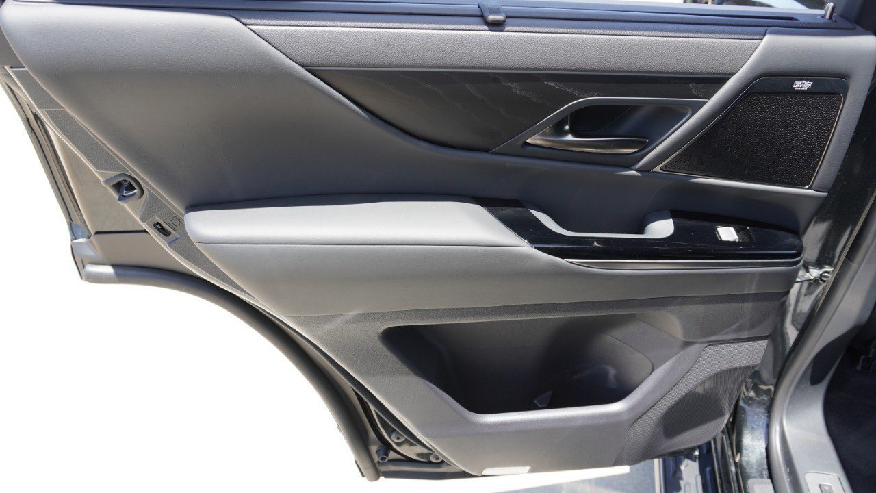 Certified 2026 Lexus LX 600 4WD w/ Accessory Package (Z1) image 36