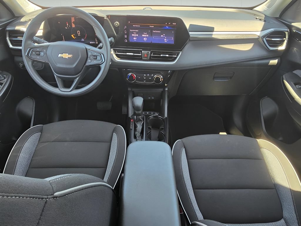Used 2025 Chevrolet TrailBlazer LT AWD/4WD image 14