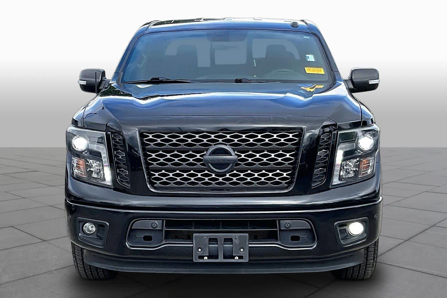Used 2019 Nissan Titan SV w/ SV Convenience Package RWD image 4