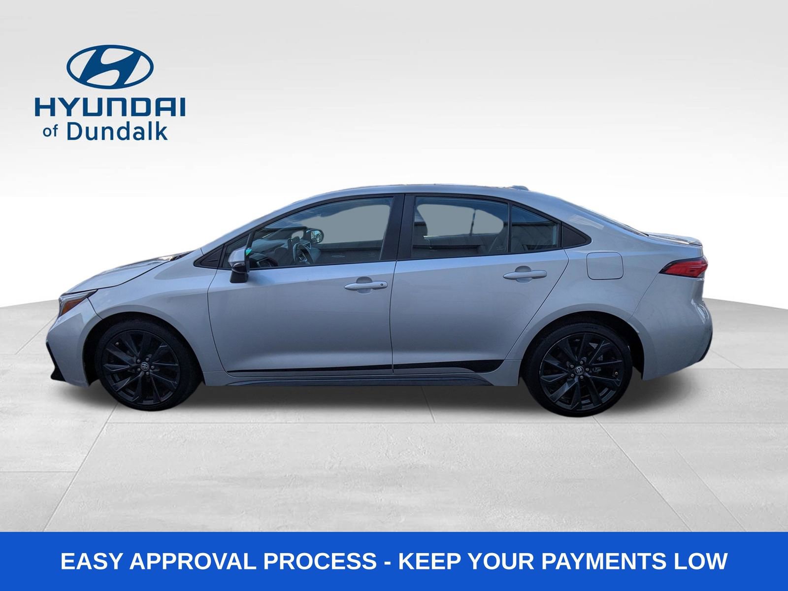 Used 2023 Toyota Corolla SE image 2