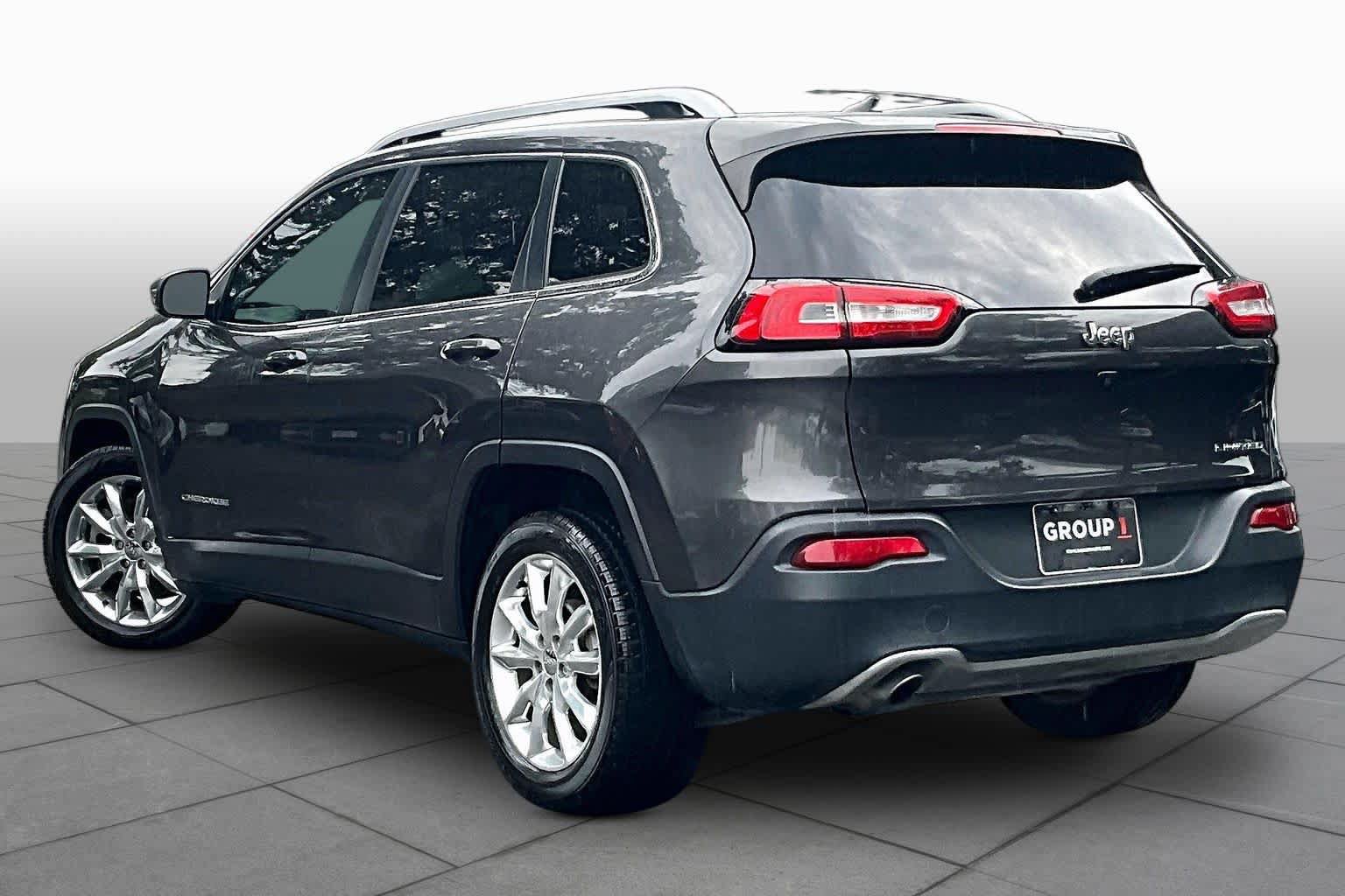 Used 2016 Jeep Cherokee Limited FWD image 12