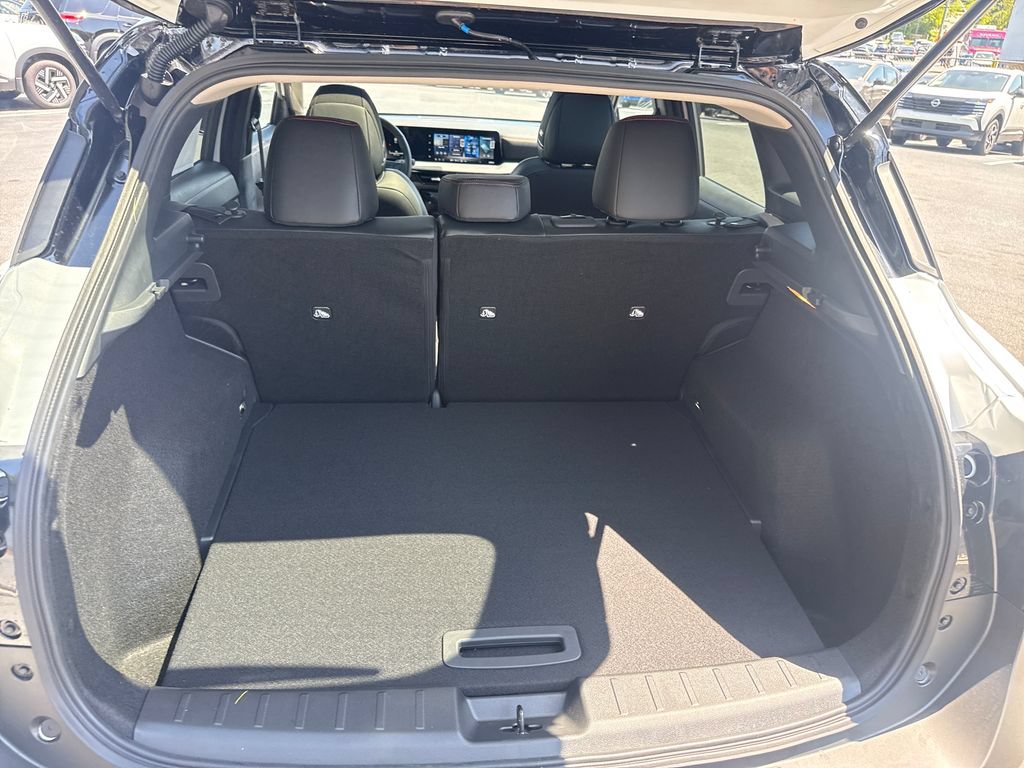 Used 2026 Nissan Kicks SR w/ SR Premium Package FWD image 23