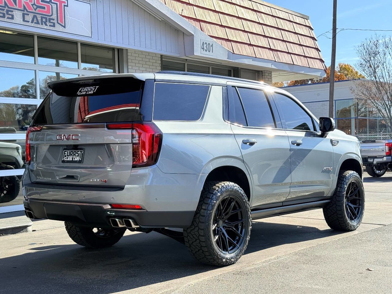 Used 2025 GMC Yukon AT4 Ultimate w/ LPO, Floor Liner Package image 3
