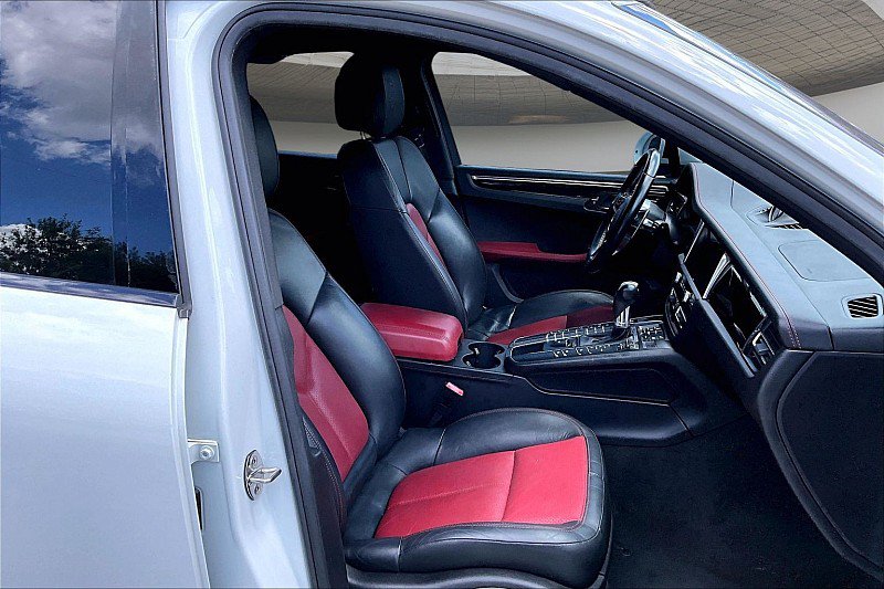Used 2019 Porsche Macan S AWD/4WD image 6