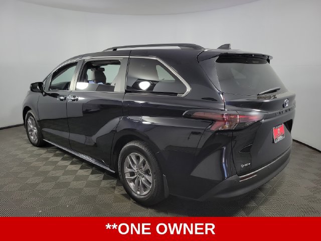 Used 2025 Toyota Sienna XLE w/ XLE Plus Package FWD image 6