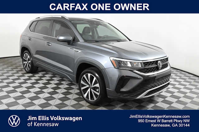 Certified 2023 Volkswagen Taos SE FWD image 1
