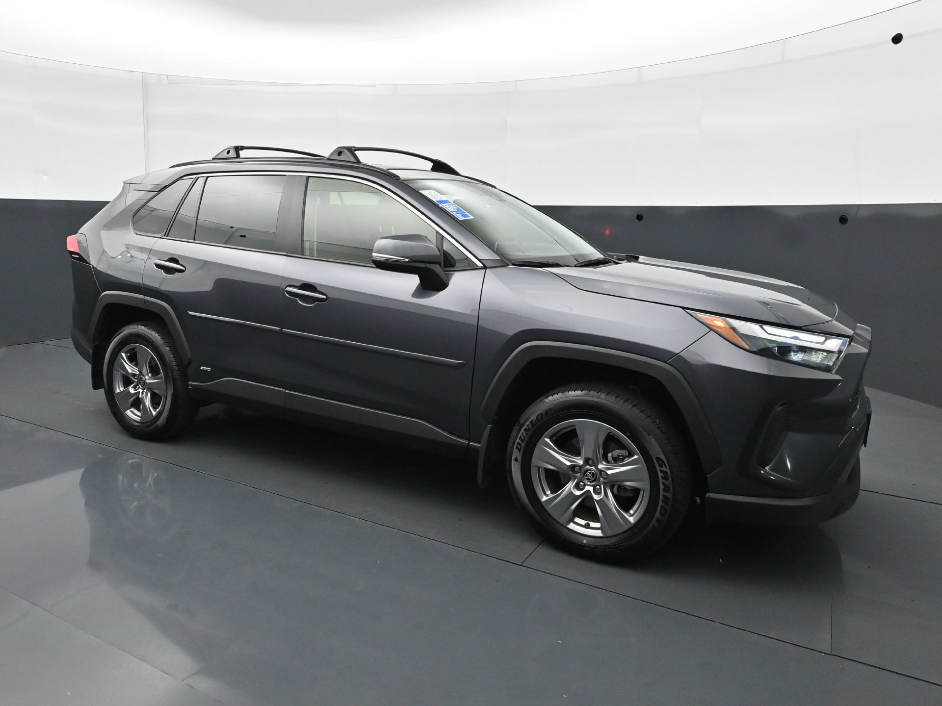 Used 2025 Toyota RAV4 LE AWD/4WD image 9