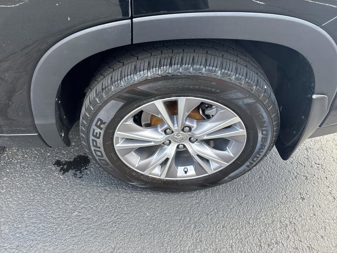 Used 2015 Toyota Highlander XLE AWD/4WD image 16