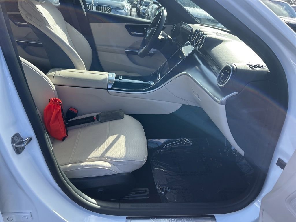 Used 2025 Mercedes-Benz C 300 Sedan image 23