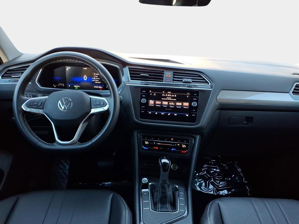 Used 2023 Volkswagen Tiguan SE image 12