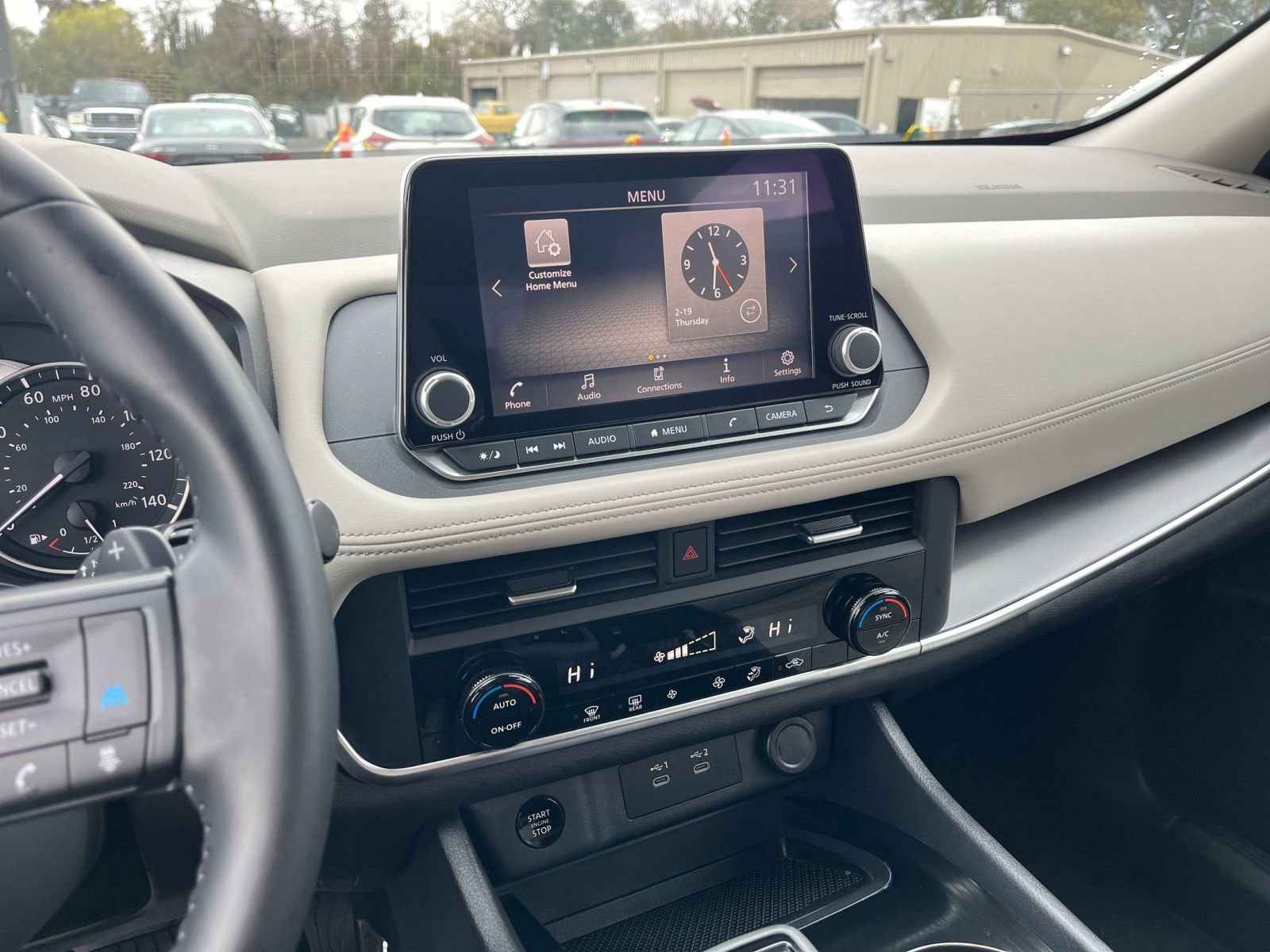 Used 2025 Nissan Rogue SV image 17