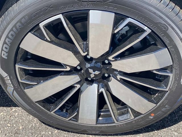 New 2025 Mitsubishi Outlander AWD image 6