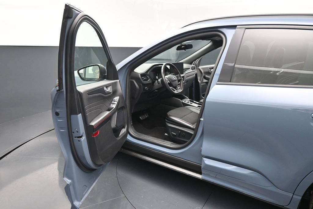 Certified 2024 Ford Escape ST-Line w/ Tech Pack #1 FWD image 9